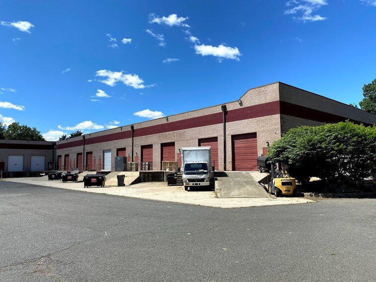 More Photos Of 300 Corporate Dr, Blauvelt Office For Lease