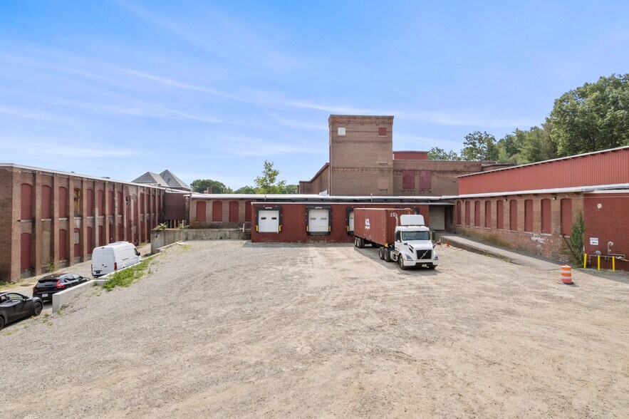 More Photos Of 56 Sterling St, Clinton Manufacturing For Lease