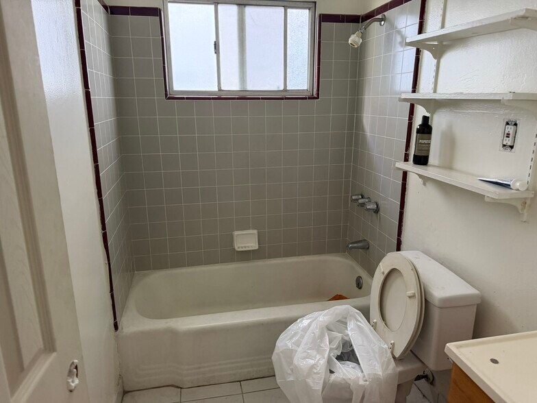 More Photos Of 1606 Barry Ave, Los Angeles Apartments For Sale