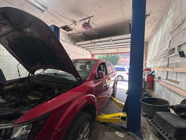 More Photos Of 689 N Bluff St, Saint George General Retail For Lease