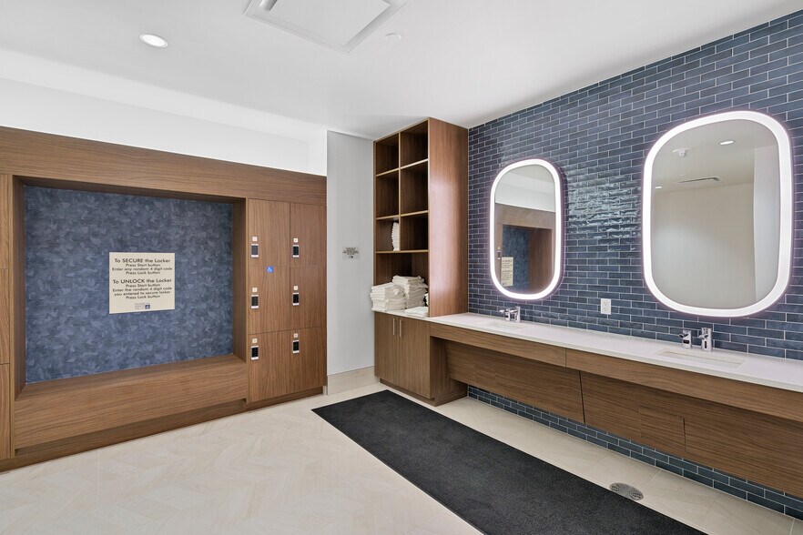 More Photos Of 825 NE Multnomah St, Portland Office For Lease