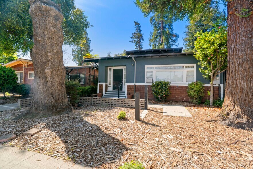 More Photos Of 22427 Montgomery St, Hayward Congregate Senior Housing For Sale