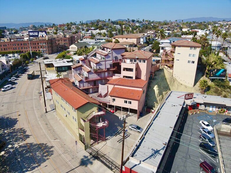 More Photos Of 1111-1121 Sunvue Pl, Los Angeles Apartments For Sale