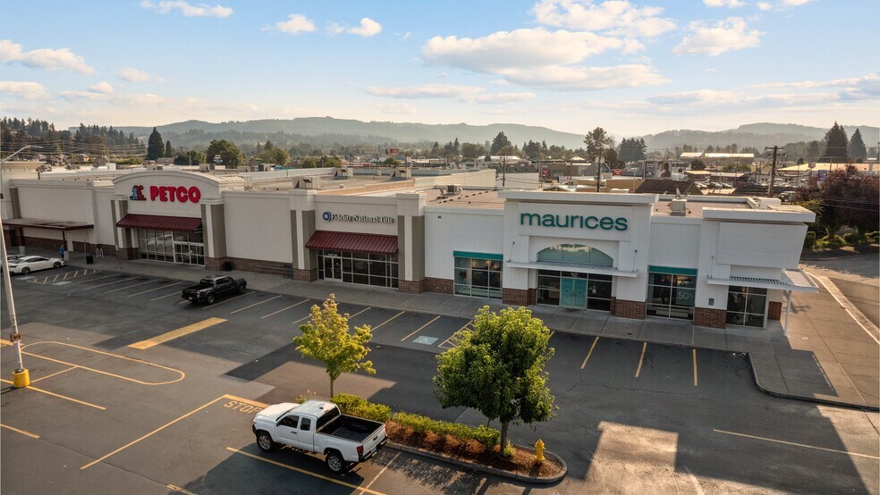 More Photos Of 200 Triangle Ctr, Longview Unknown For Lease