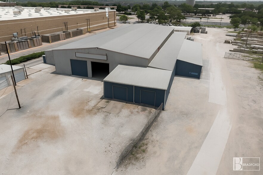 More Photos Of 6000 Split Trail Rd, Plano Warehouse For Sale