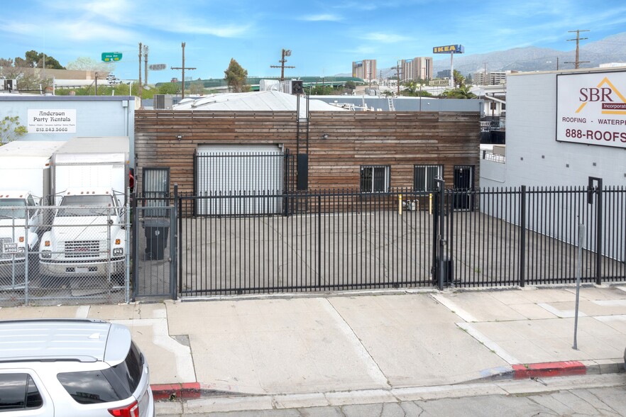 Primary Photo Of 111 W Ash Ave, Burbank Manufacturing For Lease