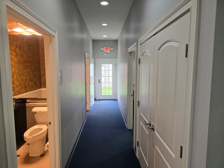 More Photos Of 4837 Rialto Rd, West Chester Loft Creative Space For Lease