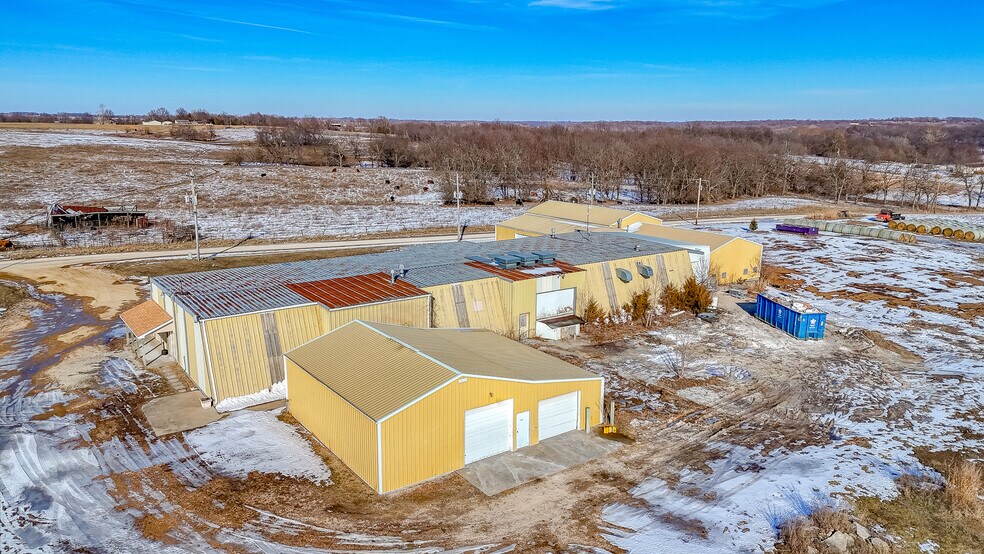 More Photos Of 1292 SW 125th Rd, Holden Light Manufacturing For Sale