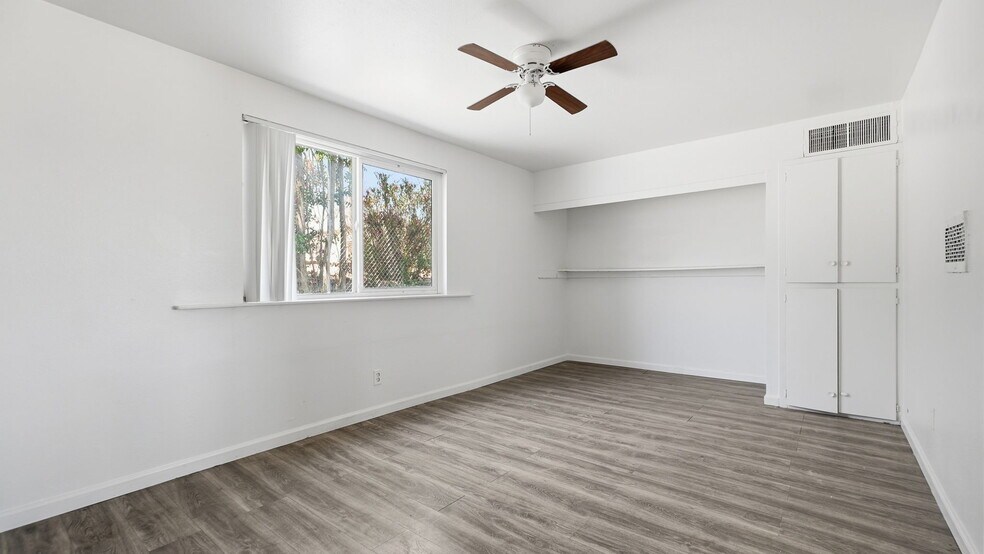 More Photos Of 511-517 E Fredricks St, Barstow Apartments For Sale