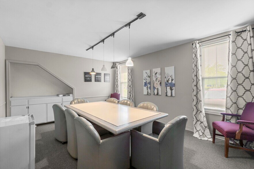 More Photos Of 300 Allegheny Ave, Towson Office For Sale