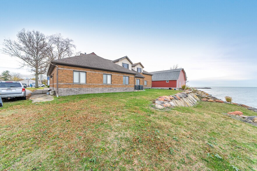 More Photos Of 4259 Lake Rd, Lorain Office For Sale