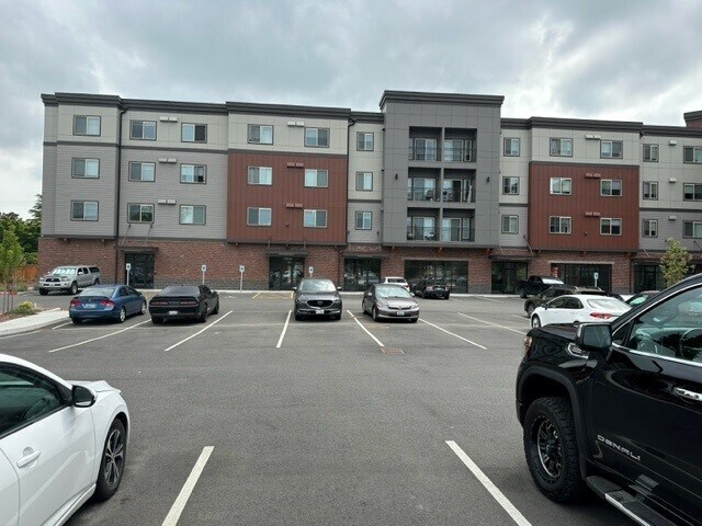 More Photos Of 989 S Burlington Blvd, Burlington Apartments For Lease