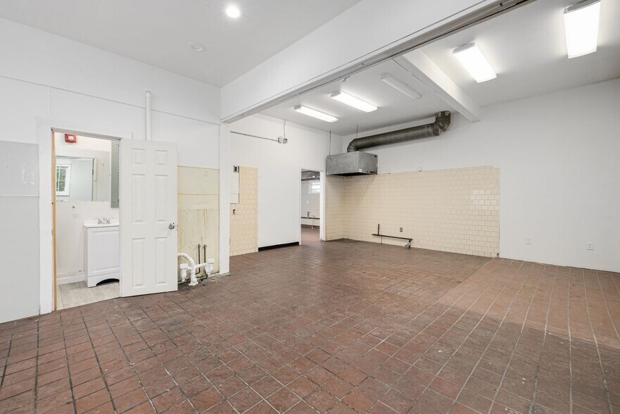 More Photos Of 84-86 Kilvert St, Warwick Restaurant For Sale