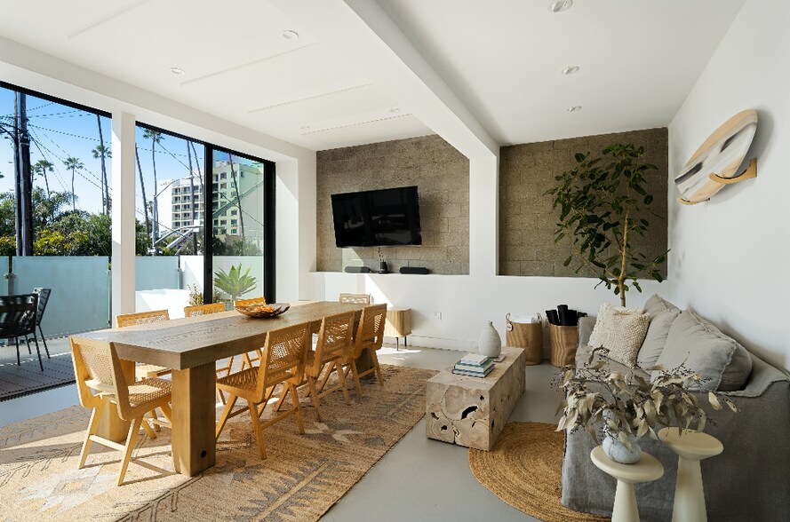 Primary Photo Of 2210 Main St, Santa Monica Office Residential For Lease