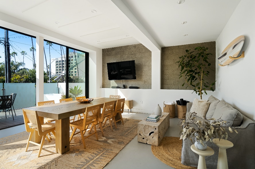 More Photos Of 2210 Main St, Santa Monica Office Residential For Sale