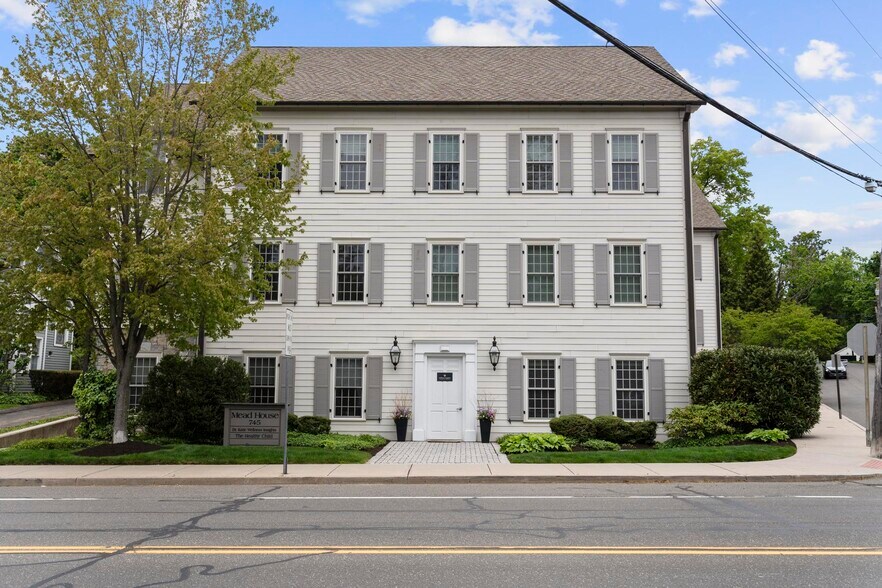 More Photos Of 745 Boston Post Rd, Darien Apartments For Sale