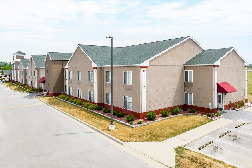 More Photos Of 101 Aviation Way, Watertown Hotel For Sale