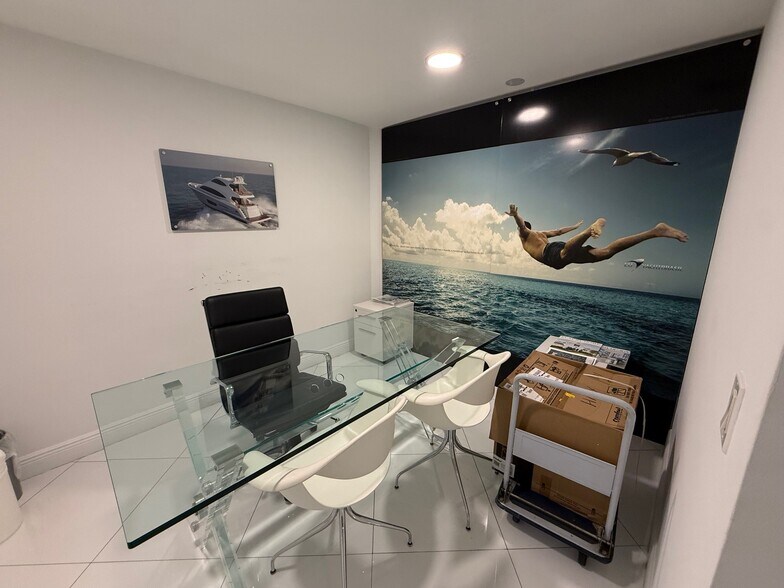 More Photos Of 300 Alton Rd, Miami Beach Office For Lease