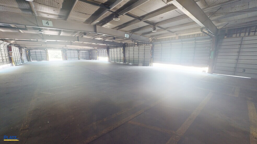 More Photos Of 3020 Gale Ave, Hubbard Truck Terminal For Lease