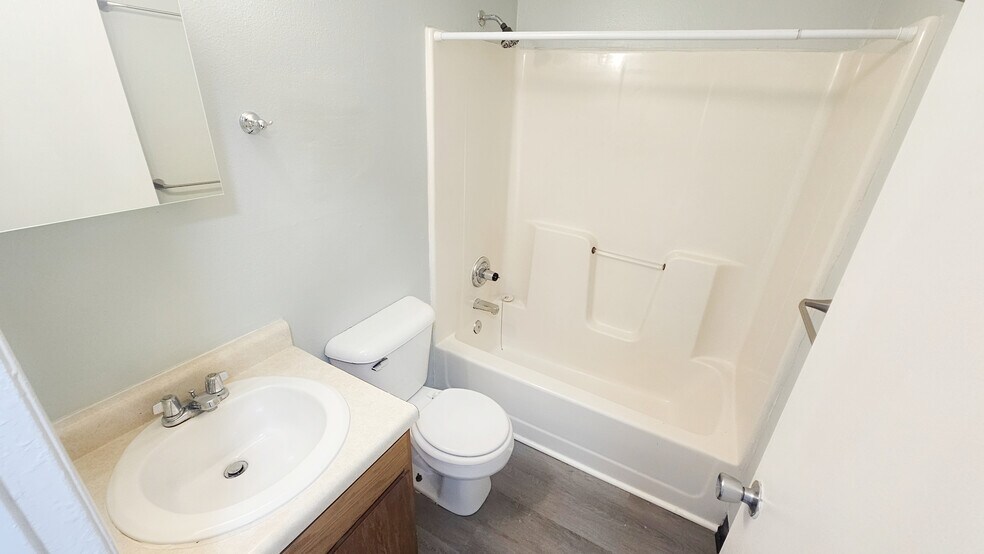 More Photos Of 3315 E 15th St, Des Moines Apartments For Sale