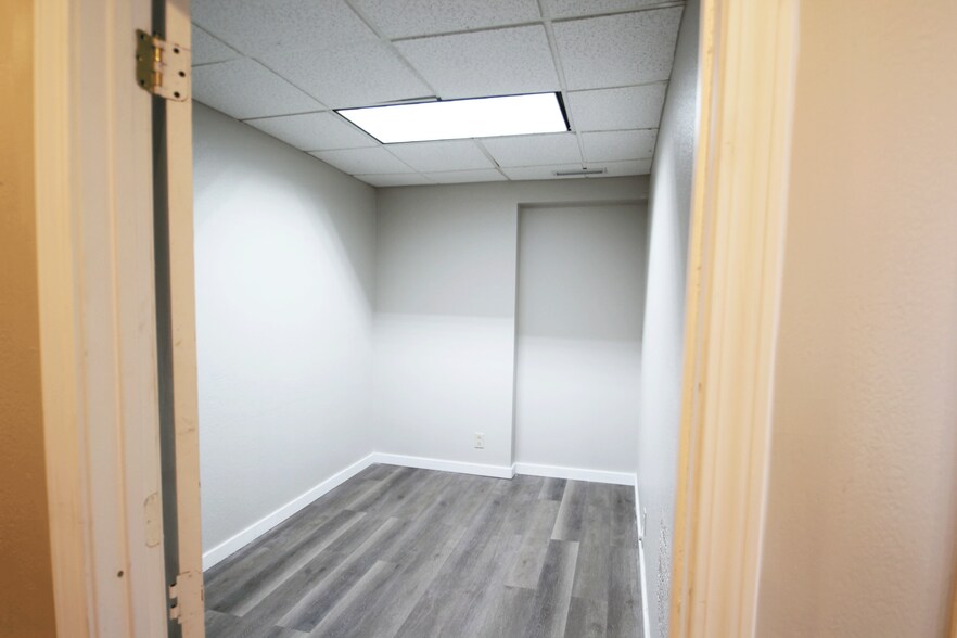 More Photos Of 799 N Court St, Medina Office For Lease