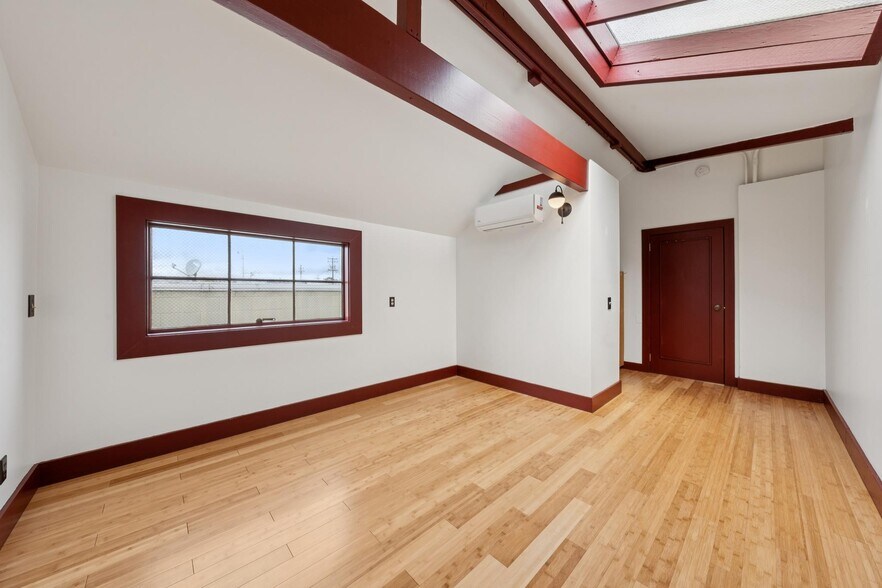 More Photos Of 253 S 25th St, Richmond Flex For Sale