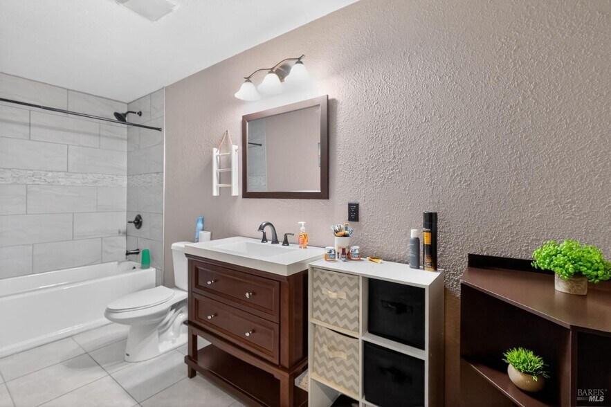 More Photos Of 9645 Lee St, Upper Lake Multifamily For Sale