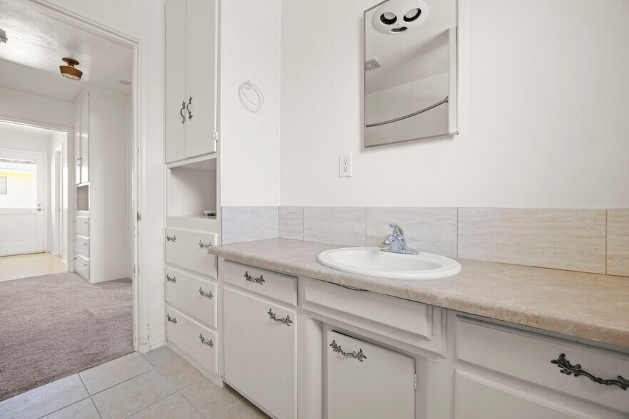 More Photos Of 11 N Dunning St, Ventura Apartments For Sale