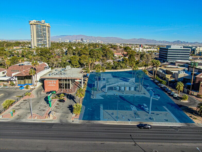 More Photos Of 1140 E Desert Inn Rd, Las Vegas Bank For Sale