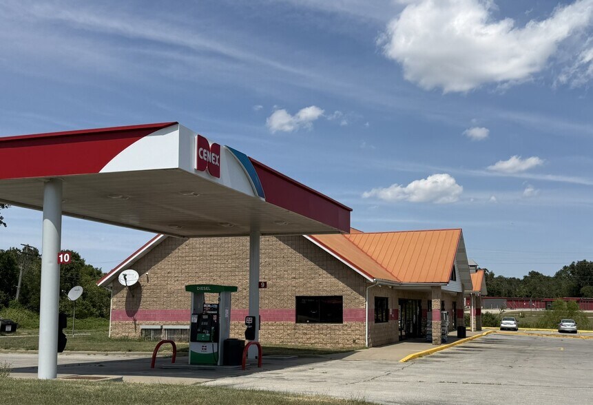 More Photos Of 103 Pin Oak Dr, Aurora General Retail For Sale
