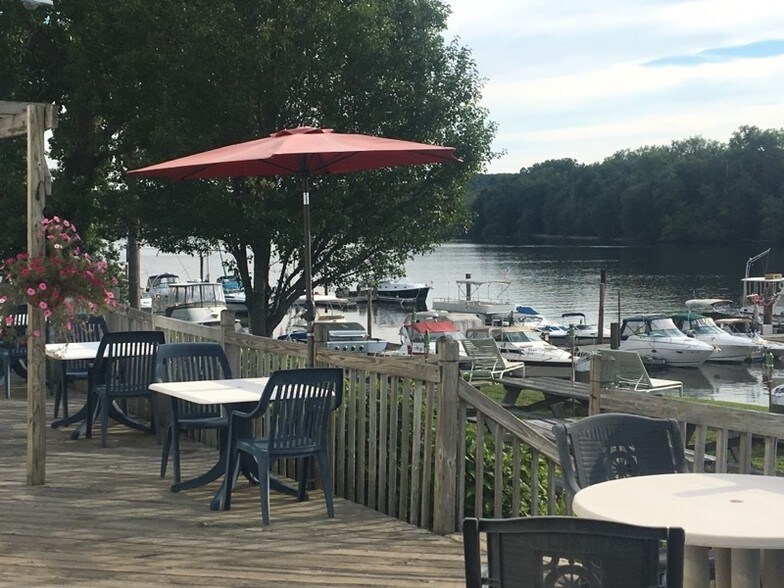 More Photos Of 684 Tryon St, South Glastonbury Marina For Sale