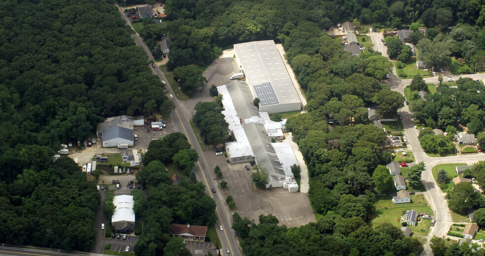 Primary Photo Of 680 Elton St, Riverhead Warehouse For Lease