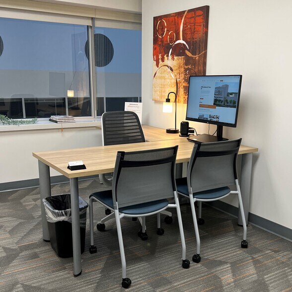 More Photos Of 801-803 W Big Beaver Rd, Troy Office For Lease