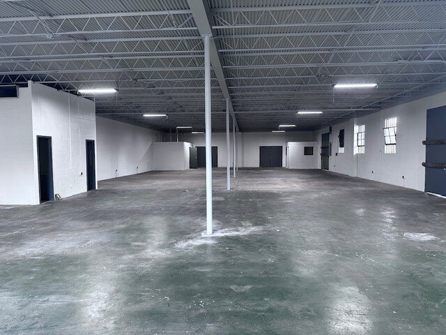 More Photos Of 1330 W Beaver St, Jacksonville Service For Lease