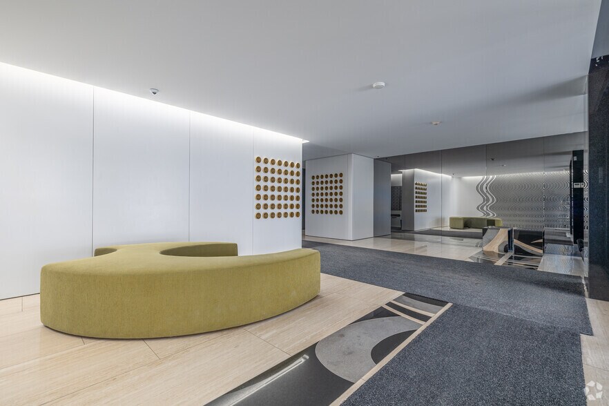 More Photos Of 1400 Av Des Pins O, Montréal Apartments For Sale