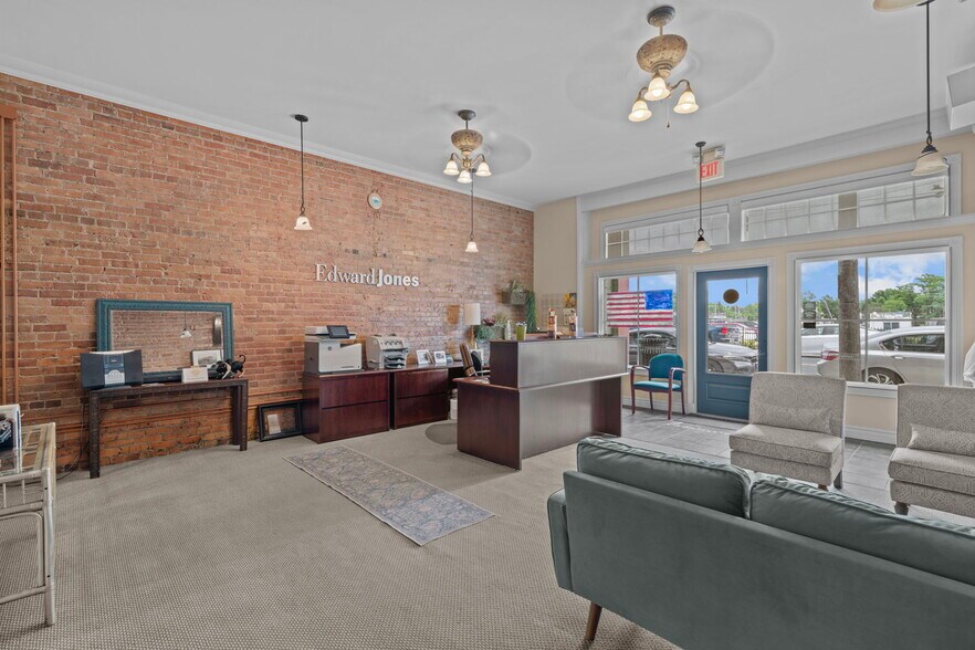 More Photos Of 207 N Water St, Elizabeth City Office For Sale