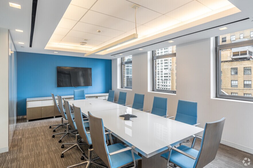 More Photos Of 125 Park Ave, New York Coworking Space