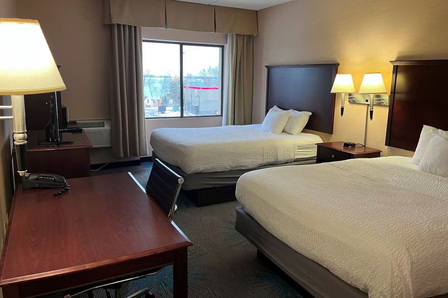 More Photos Of 2211 London Rd, Duluth Hotel For Sale