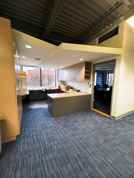 More Photos Of 12231 Parklawn Dr, Rockville Office For Lease