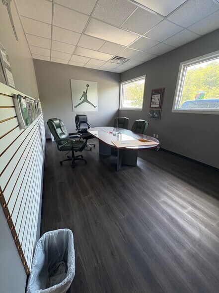 More Photos Of 4388 Gibsonia Rd, Gibsonia Warehouse For Lease
