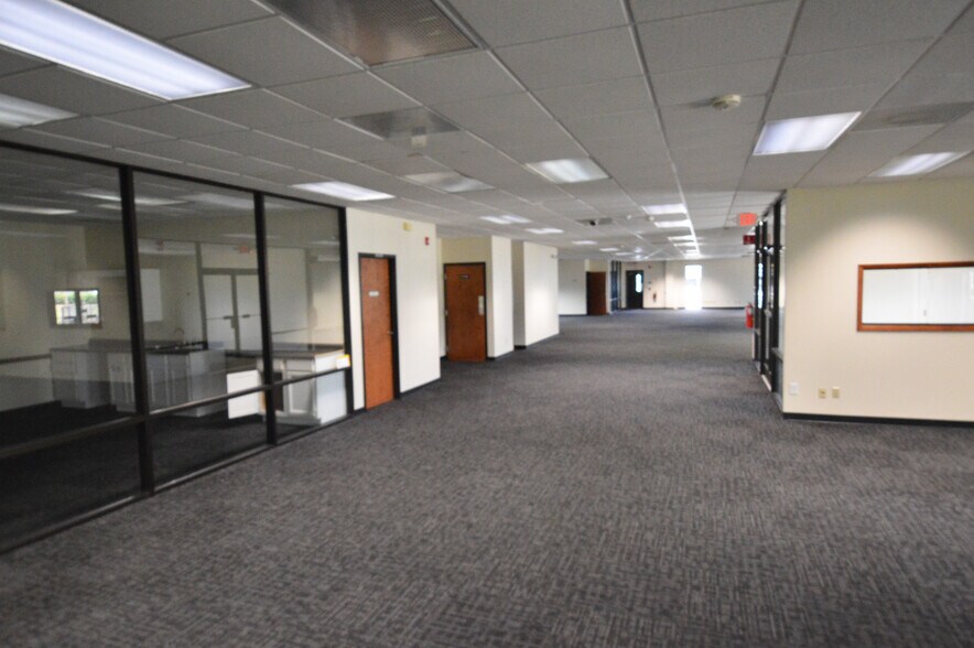 More Photos Of 1150 Louise Rd, Winston-Salem Light Distribution For Lease