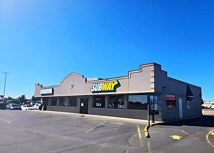 Primary Photo Of 1520 S Pioneer Way, Moses Lake Storefront For Sale