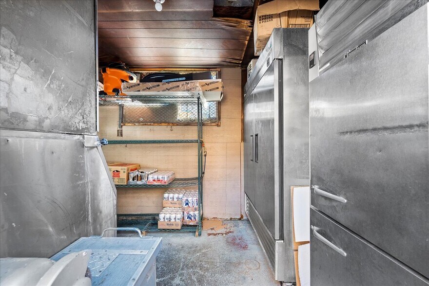 More Photos Of 2400 E 7th St, Long Beach Restaurant For Sale