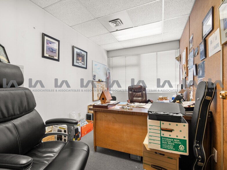 More Photos Of 13415 Comber Way, Surrey Manufacturing For Sale