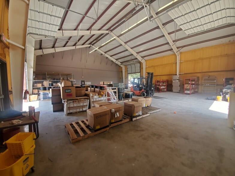 More Photos Of 4938 Enterprise Dr, San Antonio Warehouse For Lease