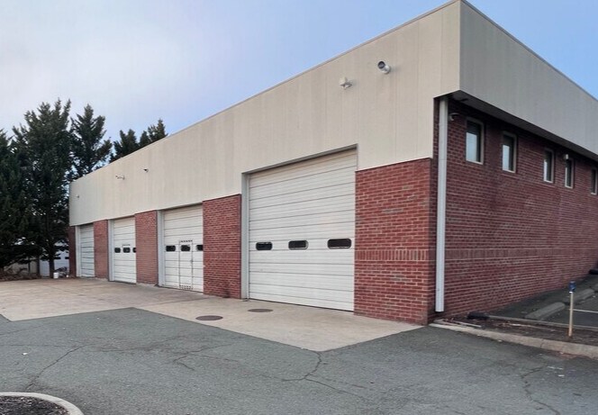 More Photos Of 1389 Richmond Rd, Charlottesville Auto Dealership For Lease