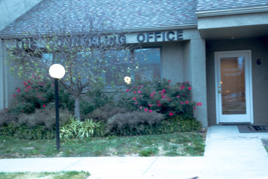 More Photos Of 601 N Mur-Len Rd, Olathe Office For Lease