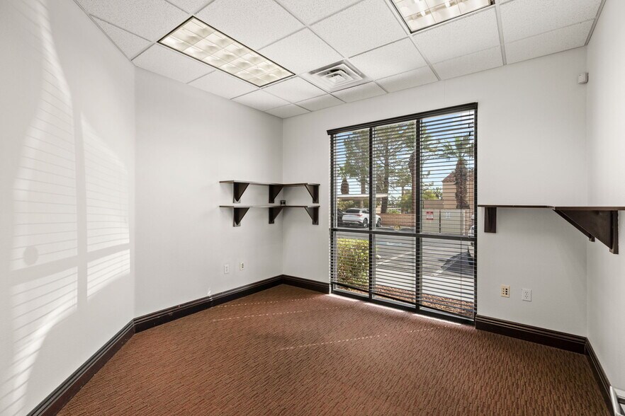 More Photos Of 7830 W Sahara Ave, Las Vegas Office For Sale
