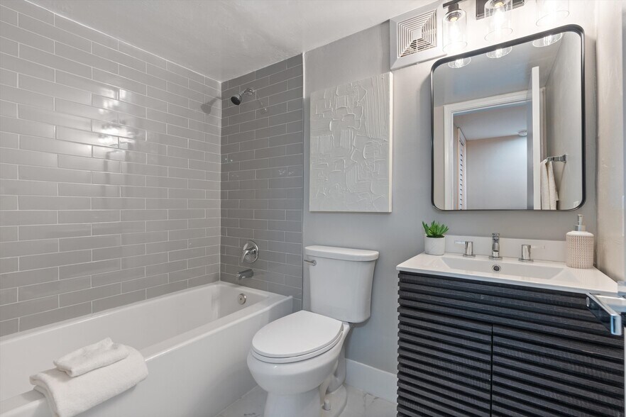 More Photos Of 1350-1400 NE 5th Ter, Fort Lauderdale Apartments For Sale