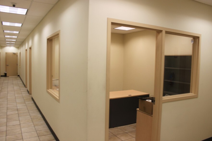 More Photos Of 39490 Lyndon B Johnson Fwy, Dallas Auto Dealership For Lease